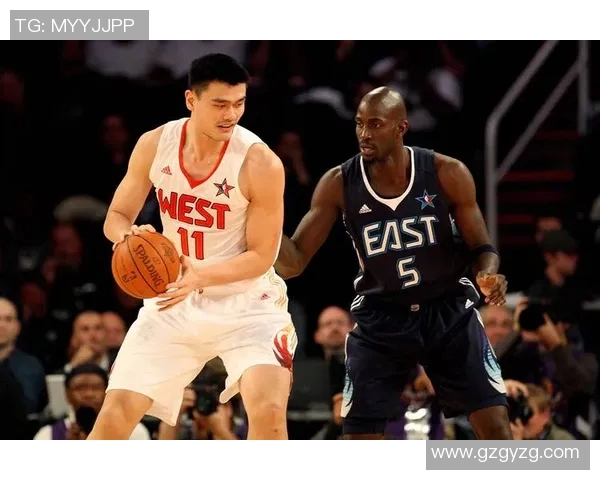 姚明队友搭配解析：从NBA传奇到中国篮球明星的完美组合